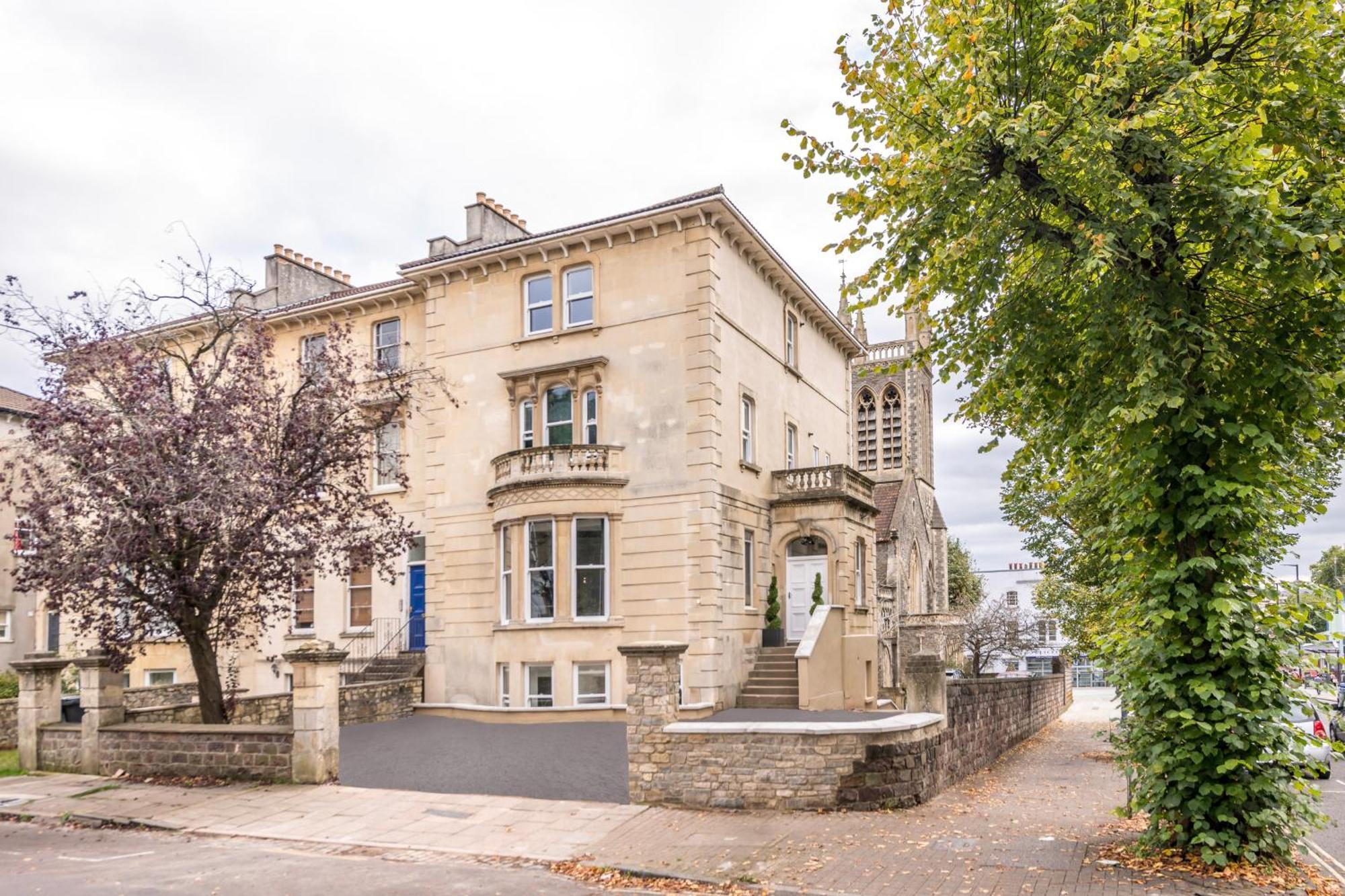 Skyfall With Free Parking For Families & Business By Prescott Apartments Bristol Dış mekan fotoğraf