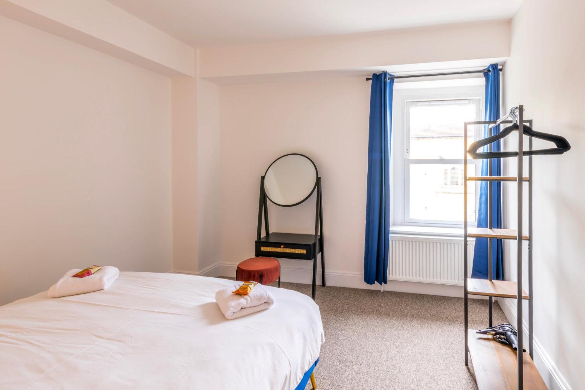Skyfall With Free Parking For Families & Business By Prescott Apartments Bristol Dış mekan fotoğraf